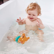 HAPE SWIMMER TEDDY WIND-UP TOY