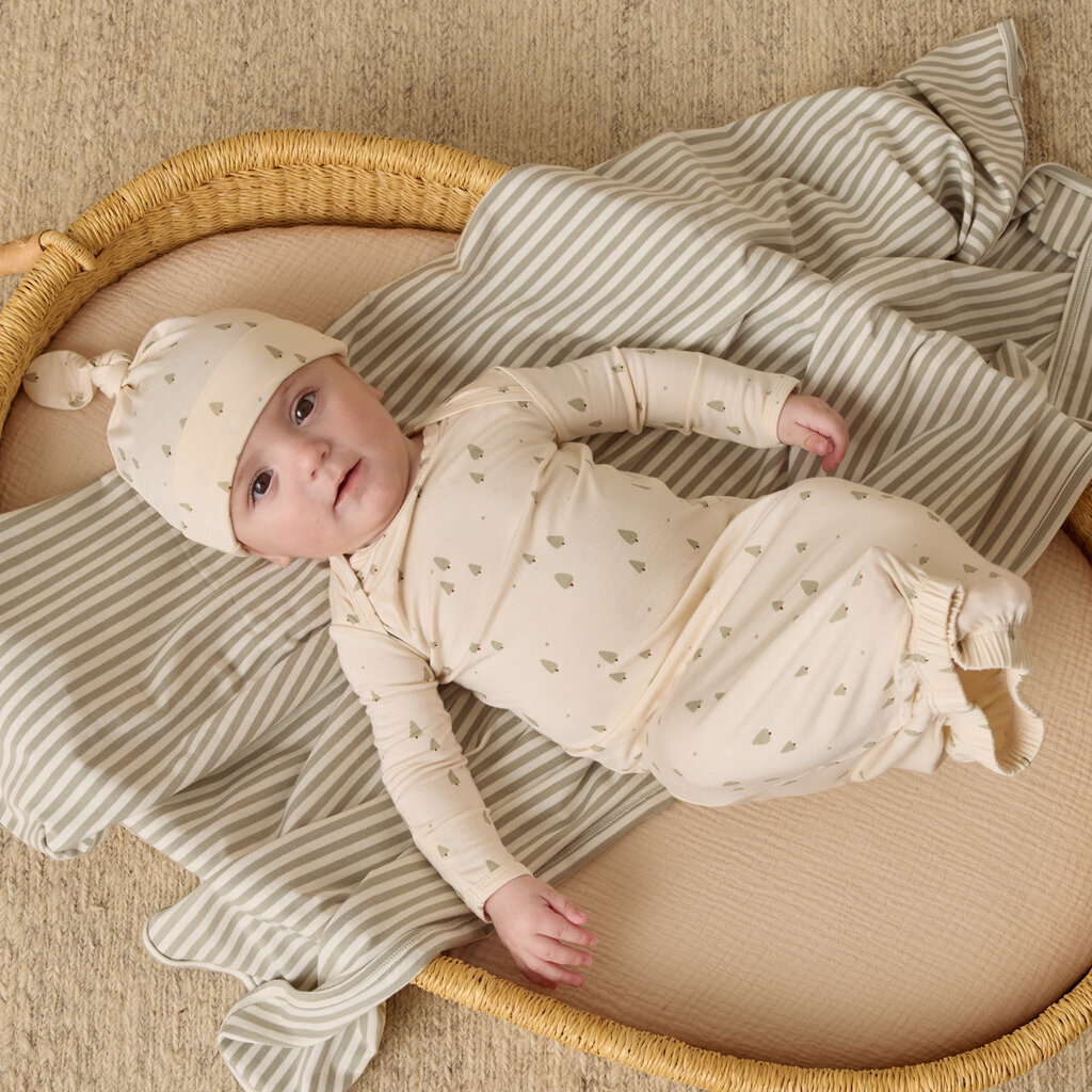 QUINCY MAE BAMBOO BABY GOWN + HAT SET || TREES