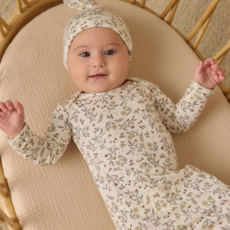 QUINCY MAE BAMBOO BABY GOWN + HAT SET || WOODLAND