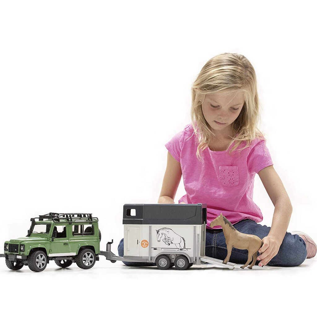 BRUDER LAND ROVER DEFENDER STATION WAGON W HORSE TRAILER AND HORSE