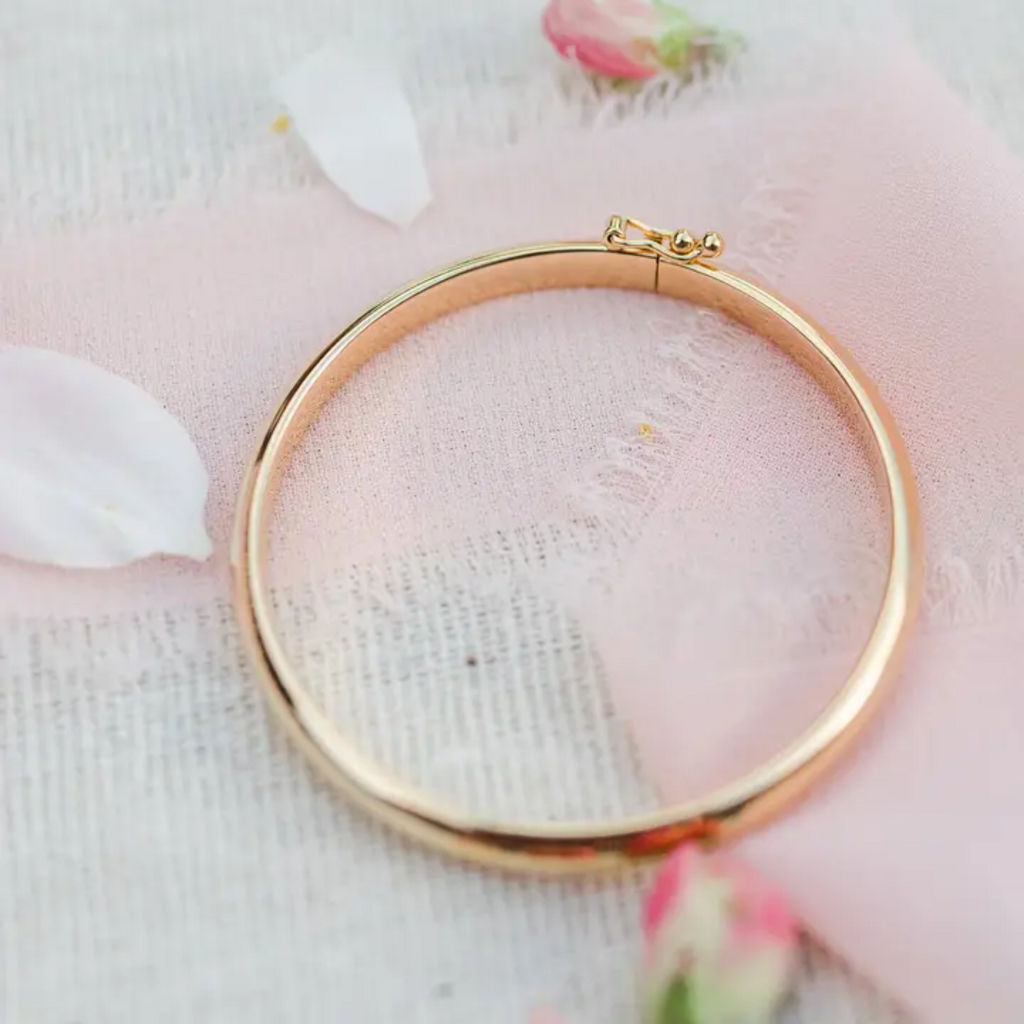 CHERISHED MOMENTS CLASSIC GOLD BANGLE