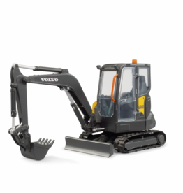 BRUDER VOLVO COMPACT EXCAVATOR ECR40