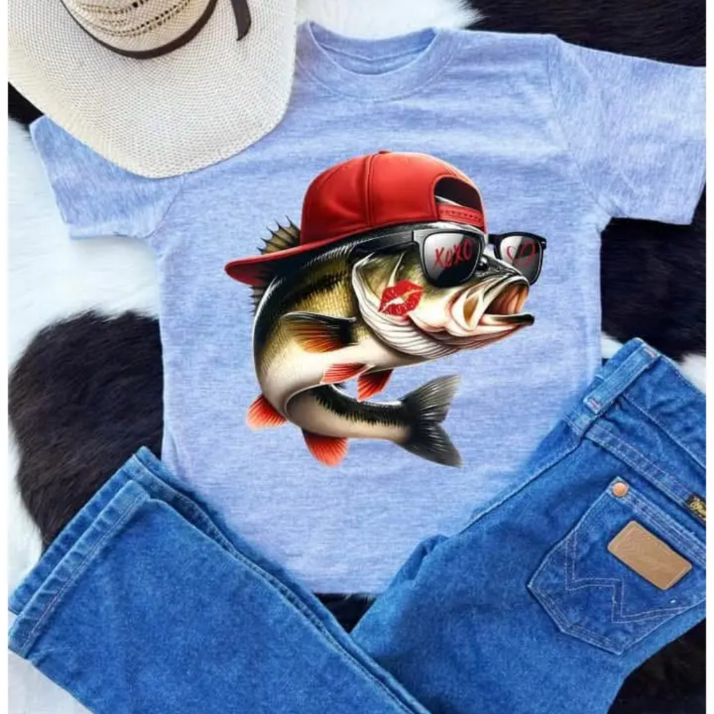 LAT APPAREL XOXO VALENTINE FISH