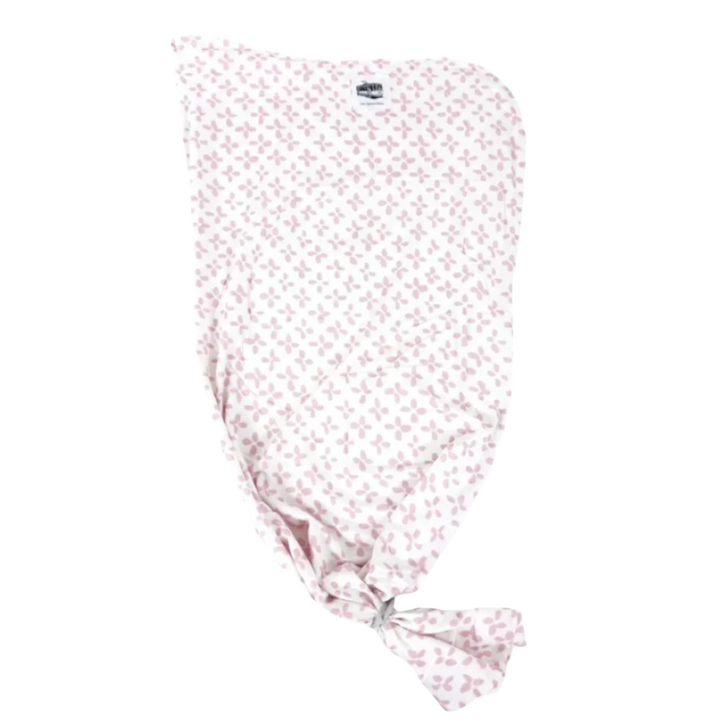 THE UPTOWN BABY PINK CLOVER SWADDLE