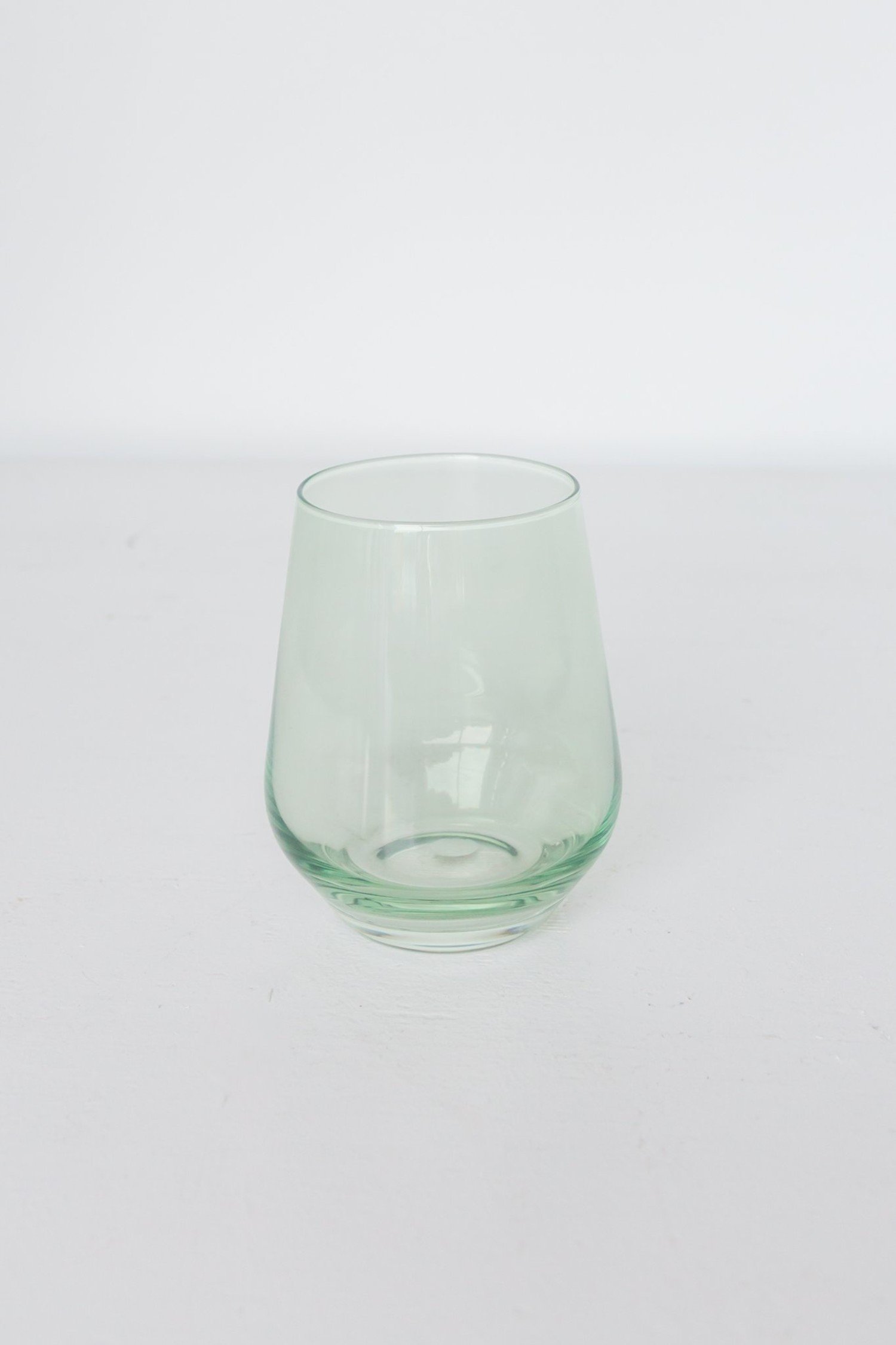 https://cdn.shoplightspeed.com/shops/625913/files/34886321/1500x4000x3/estelle-colored-glass-estelle-colored-stemless-win.jpg