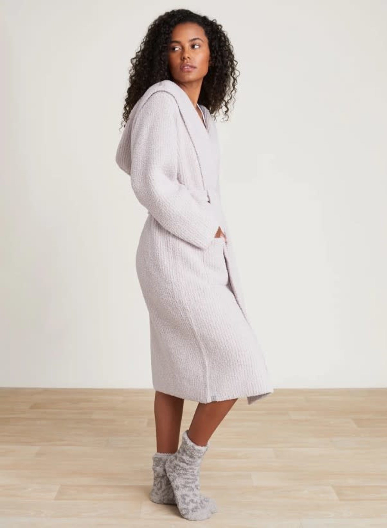 Barefoot Dreams CozyChic Ribbed Hooded Robe, Silver Ice, 1 : :  Clothing, Shoes & Accessories
