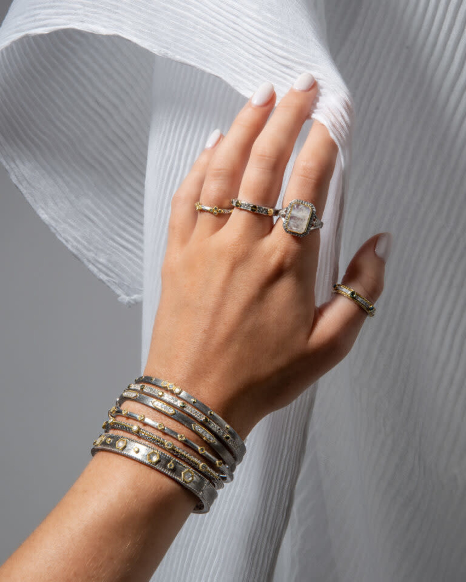 Electroplated Nail Head Bracelet: Exaggerated Spring Opening, Womens Unisex  Accessory From Yiweibags, $14.63 | DHgate.Com