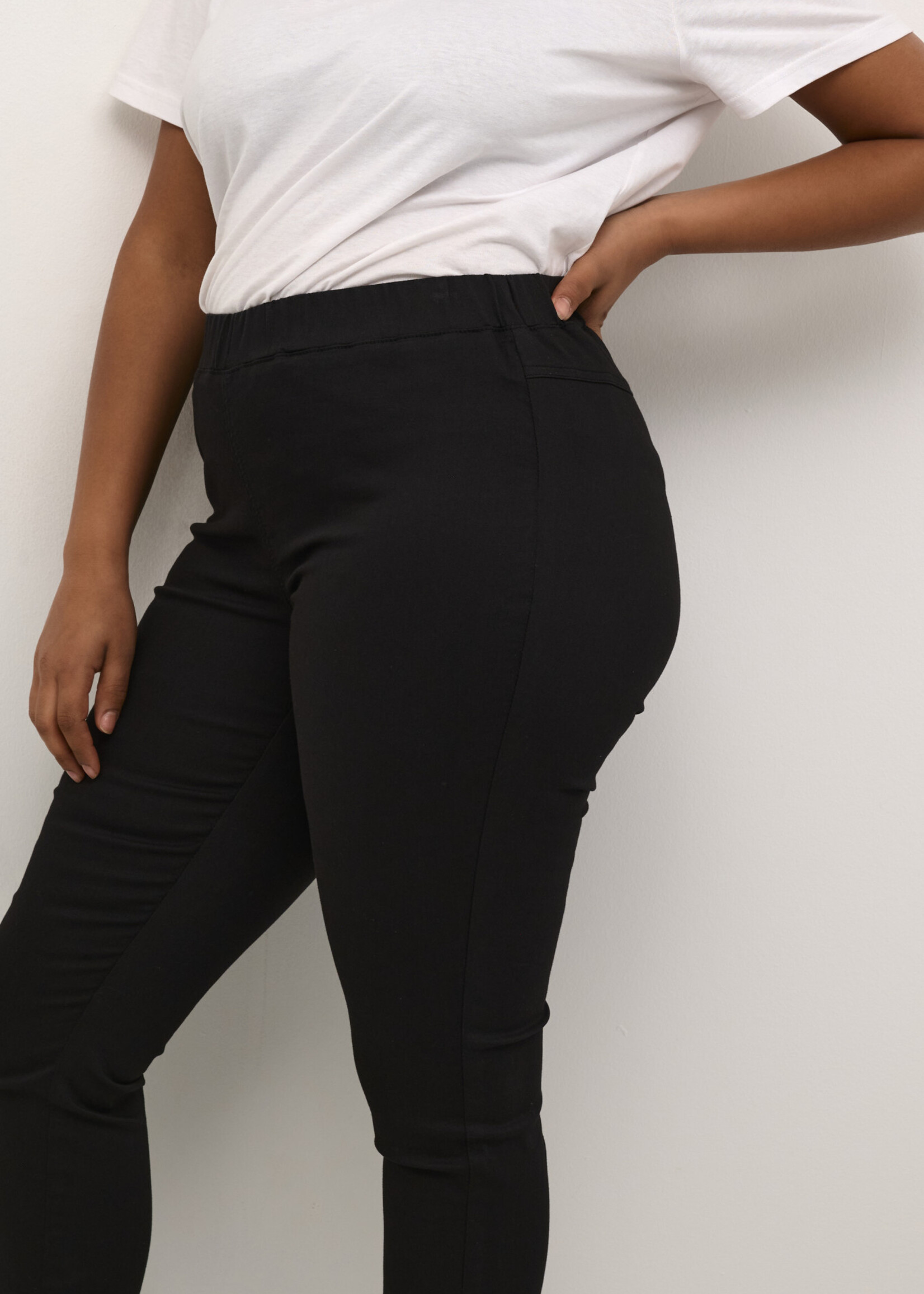 KAFFE CURVE KAFFE CURVE-PANTALON 3/4-10582385