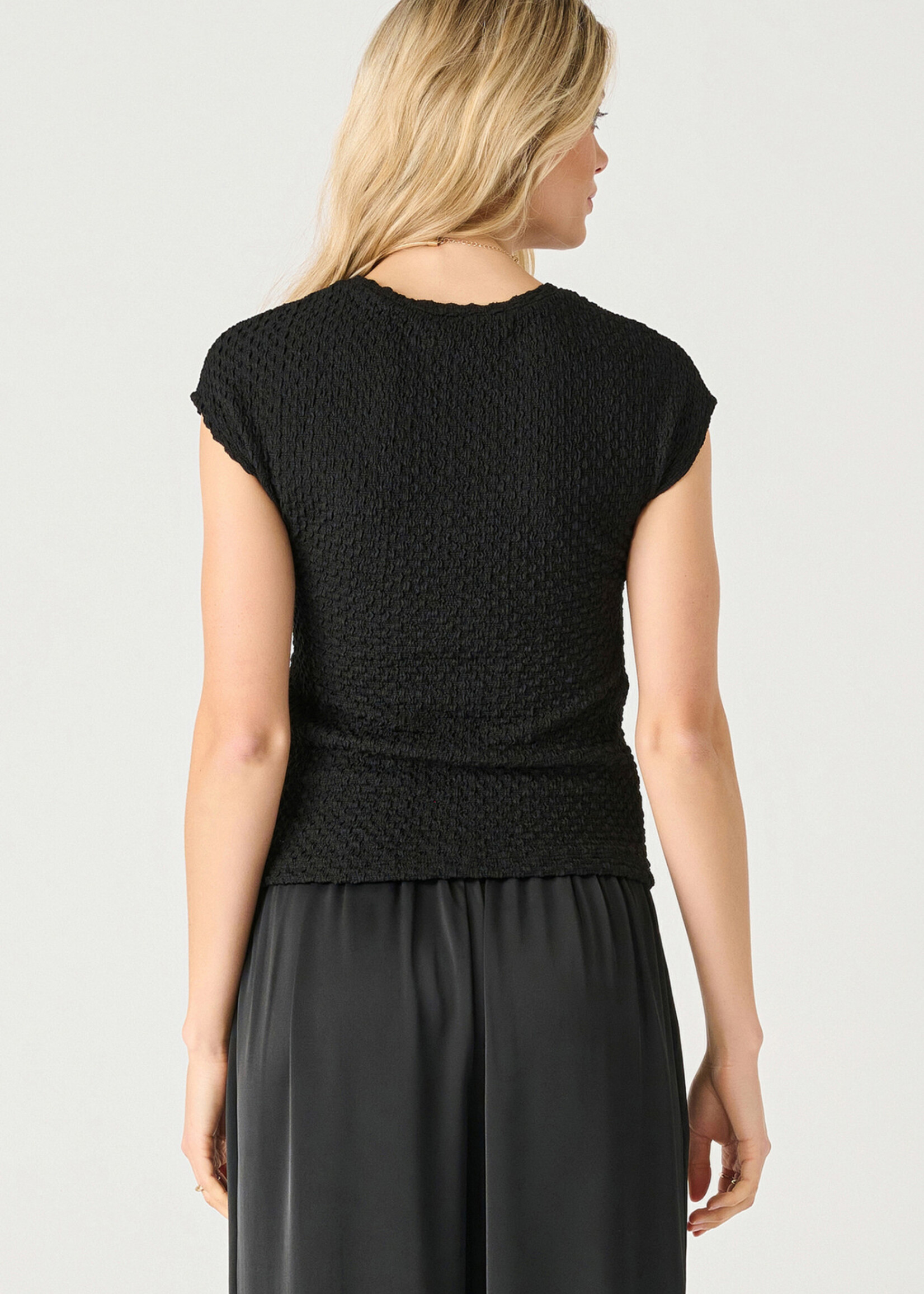 BLACK TAPE BLACKTAPE-T-SHIRT-2424014T