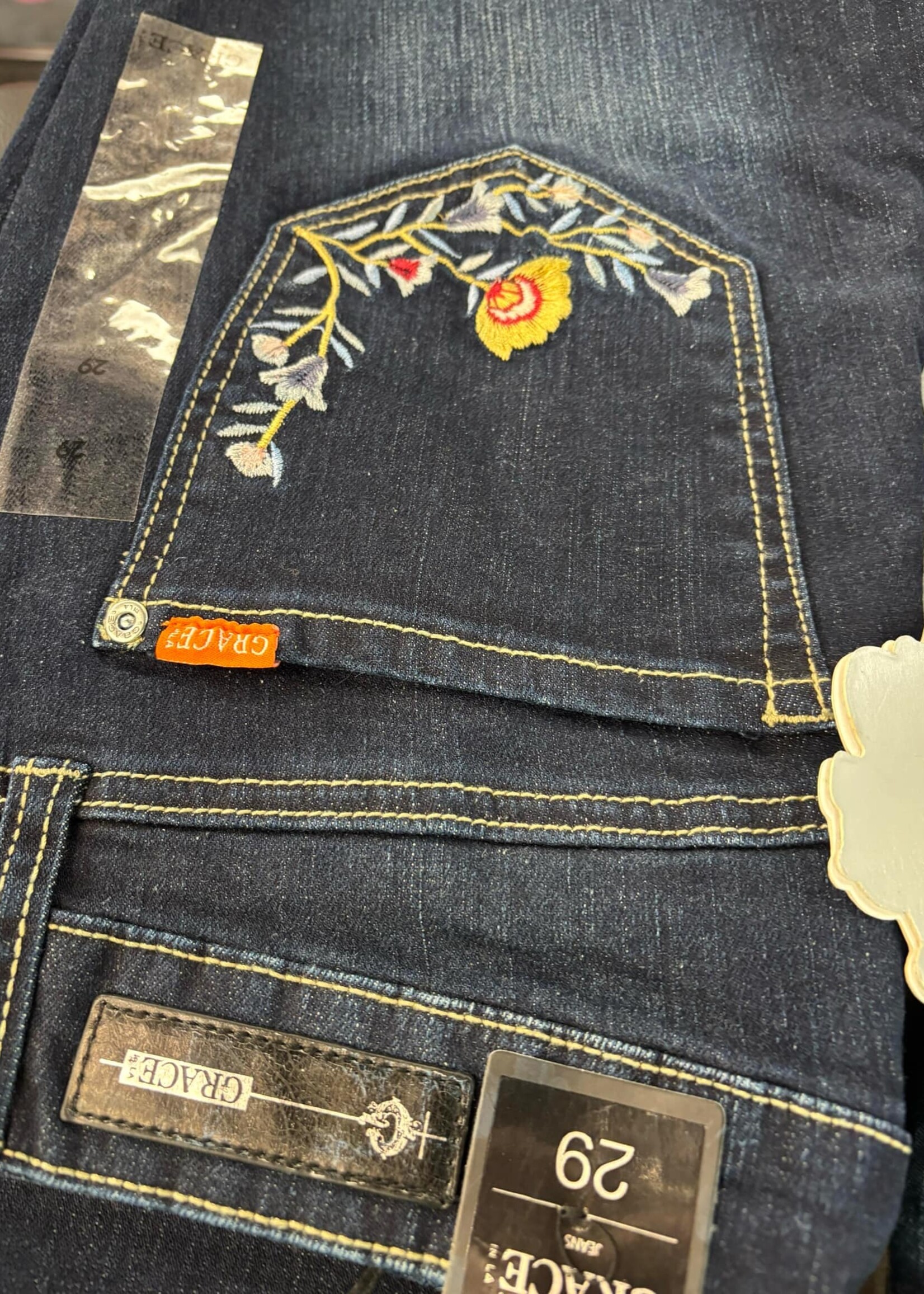 GRACE-BOOT JEANS-2025