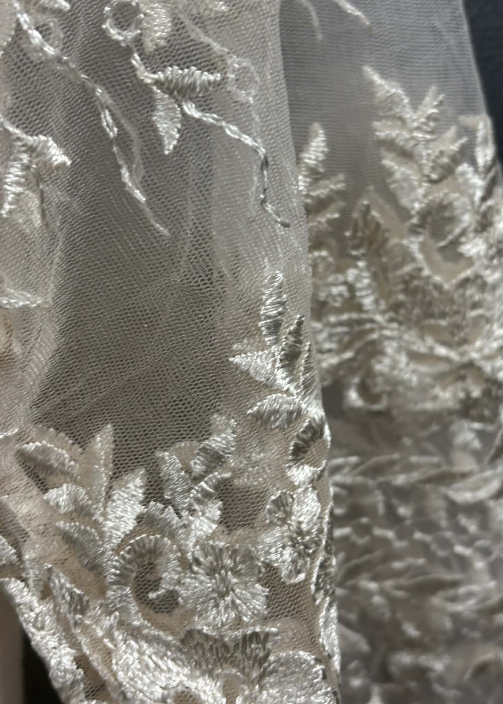 BH JEANS BH JEANS-CHANDAIL MANCHE DENTELLE-L900