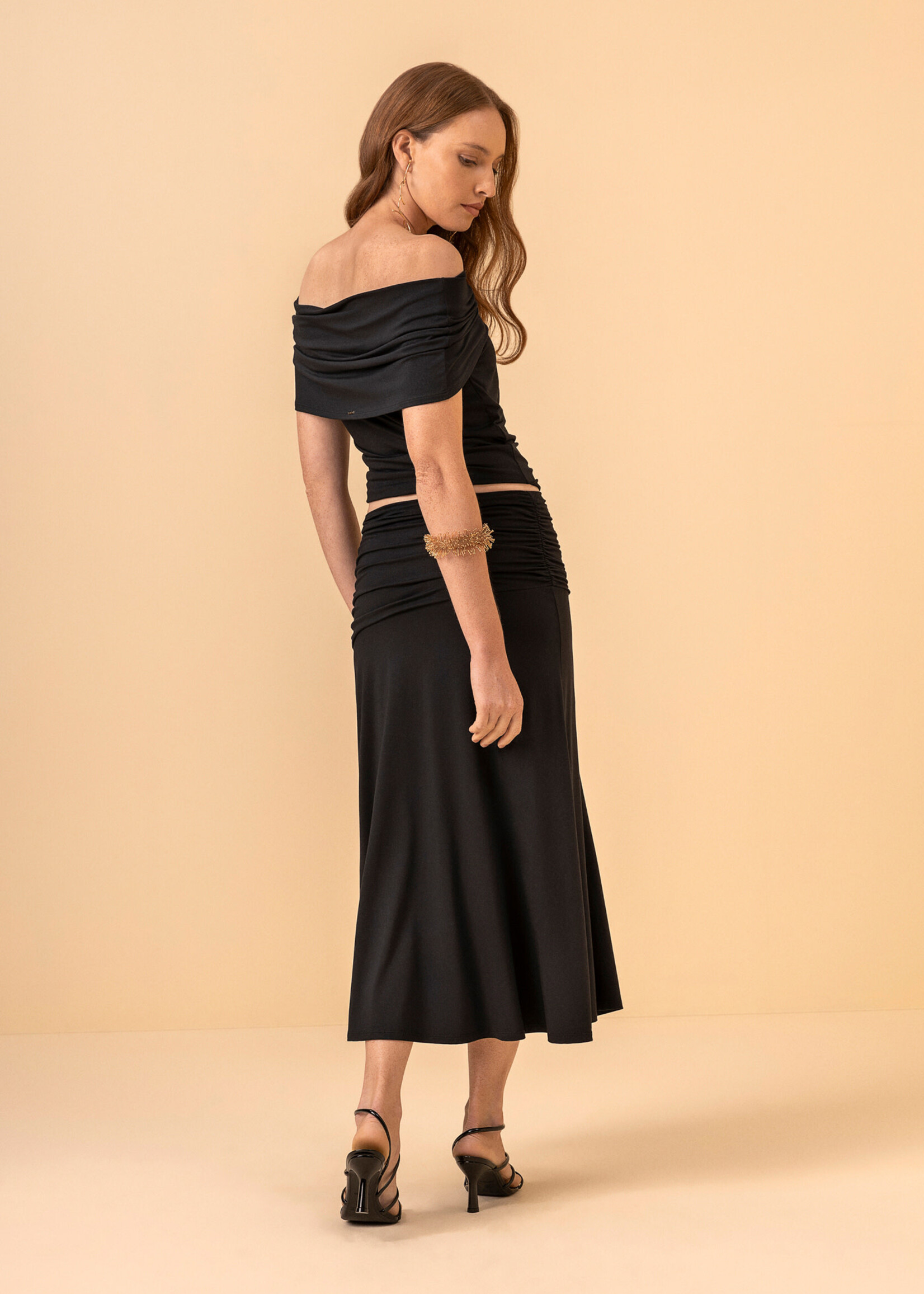 LEZALEZ LEZALEZ-CHANDAIL ÉPAULE DÉNUDÉE-5129E