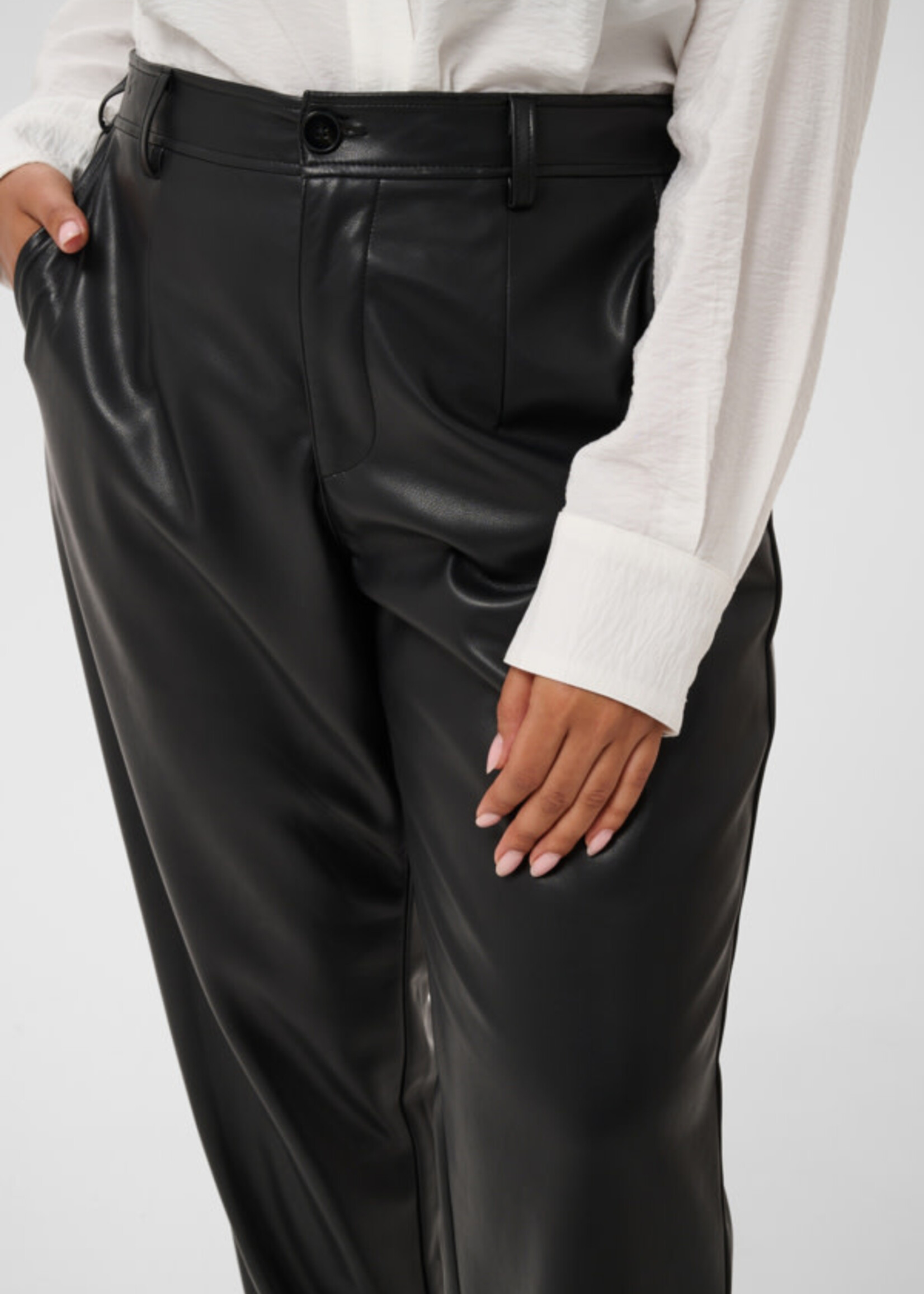 KAFFE CURVE KAFFE CURVE-PANTALON EN FAUX CUIR-10584404