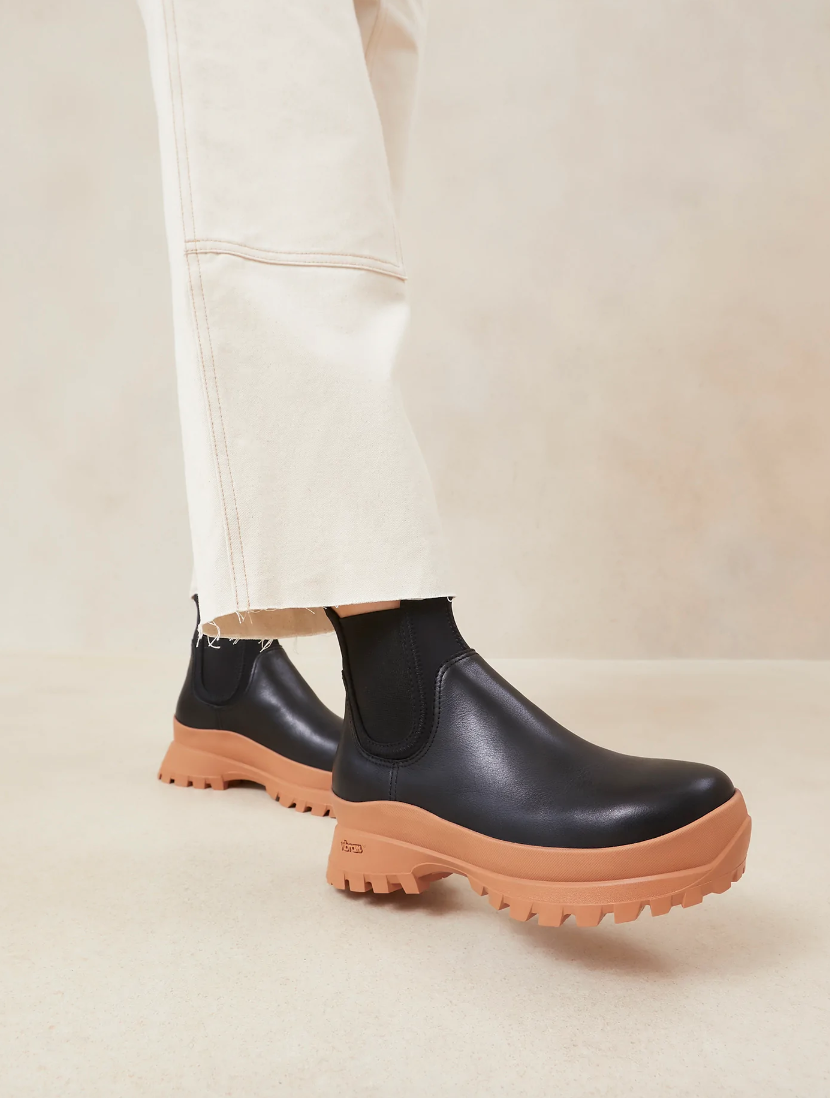 Vagabond Tara knee high leather flatform boots in black | ASOS