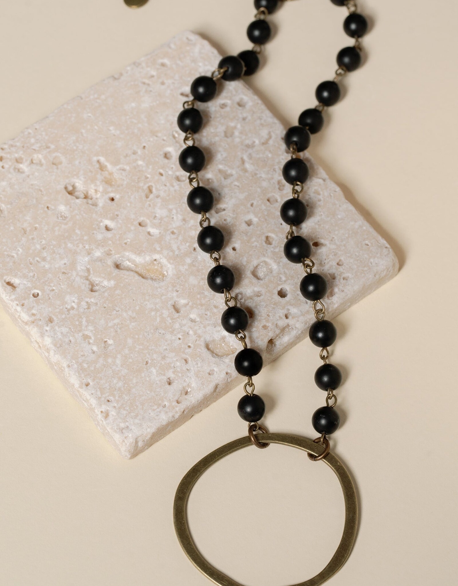 Cobblestone-Living Cobblestone-Living Selena Beaded Chain w/Circle Pendant Necklace