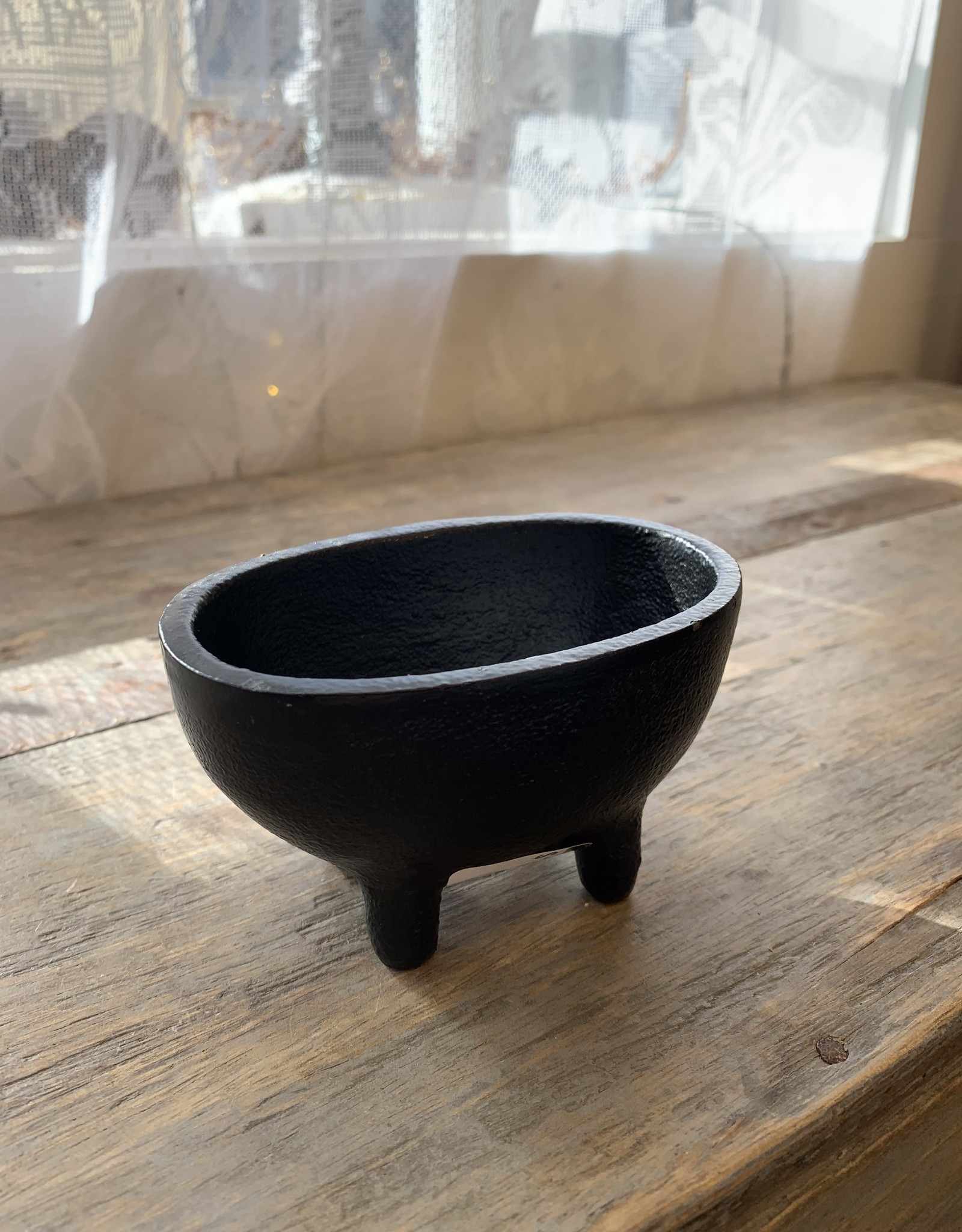 New Age Imports, Inc. Cast Iron Cauldron