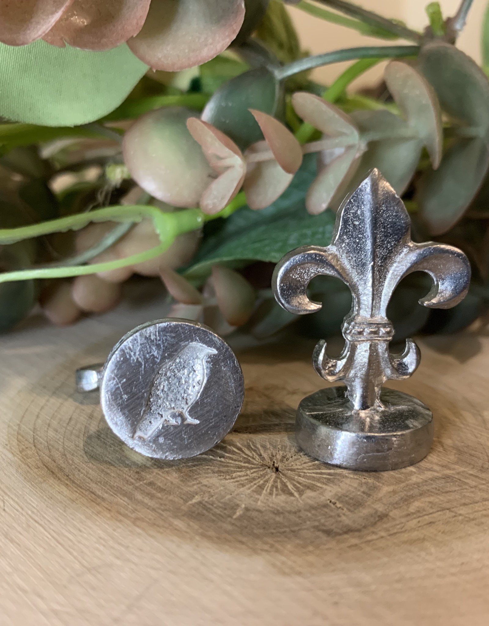 Classic Seal - Raven