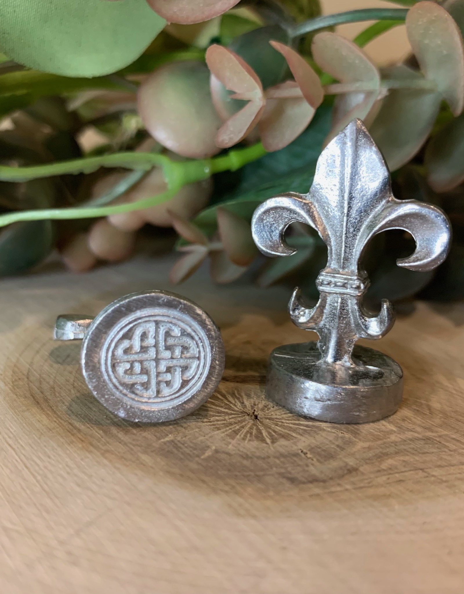 Classic Seal - Circle Celtic Knot 2