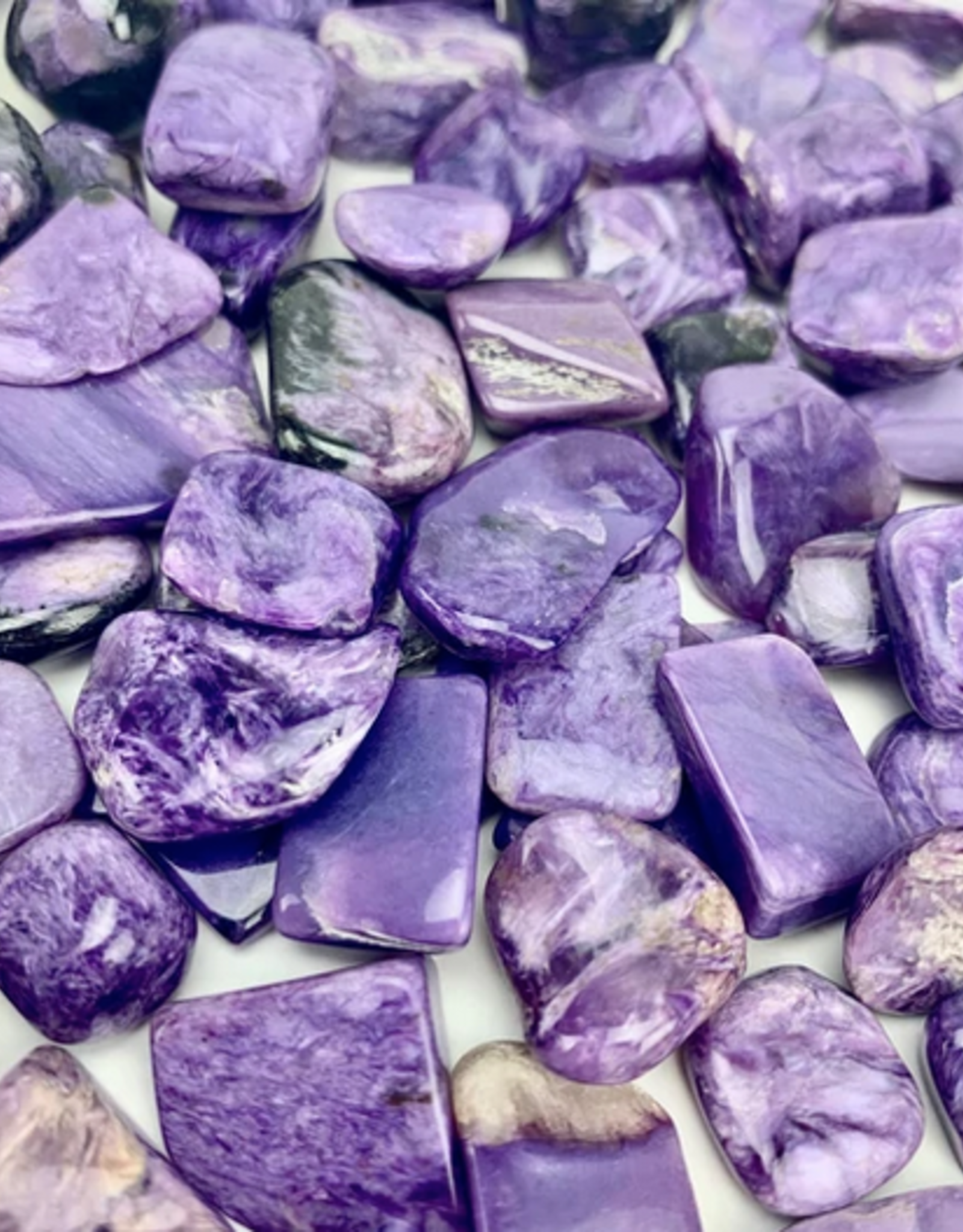 Pelham Grayson Charoite Tumbled | 10-25MM | Russia