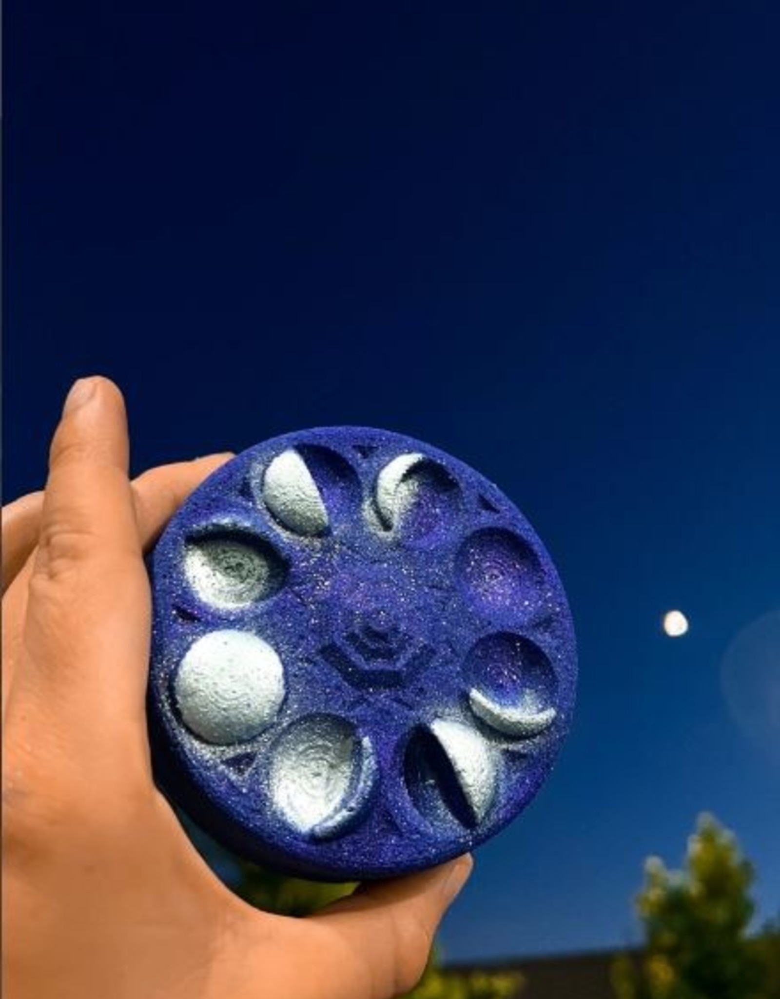 Moon Phases - Crystal Infused Bath Bomb
