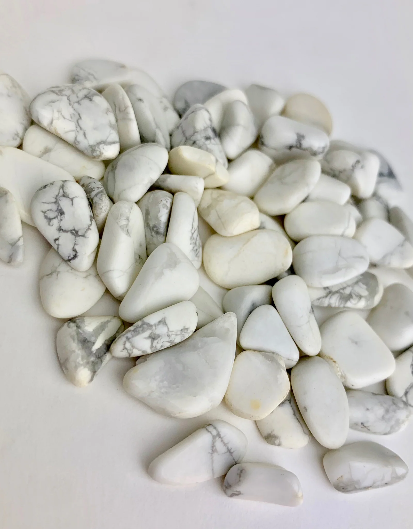 Pelham Grayson White Howlite Tumbled | 15-30MM | South Africa