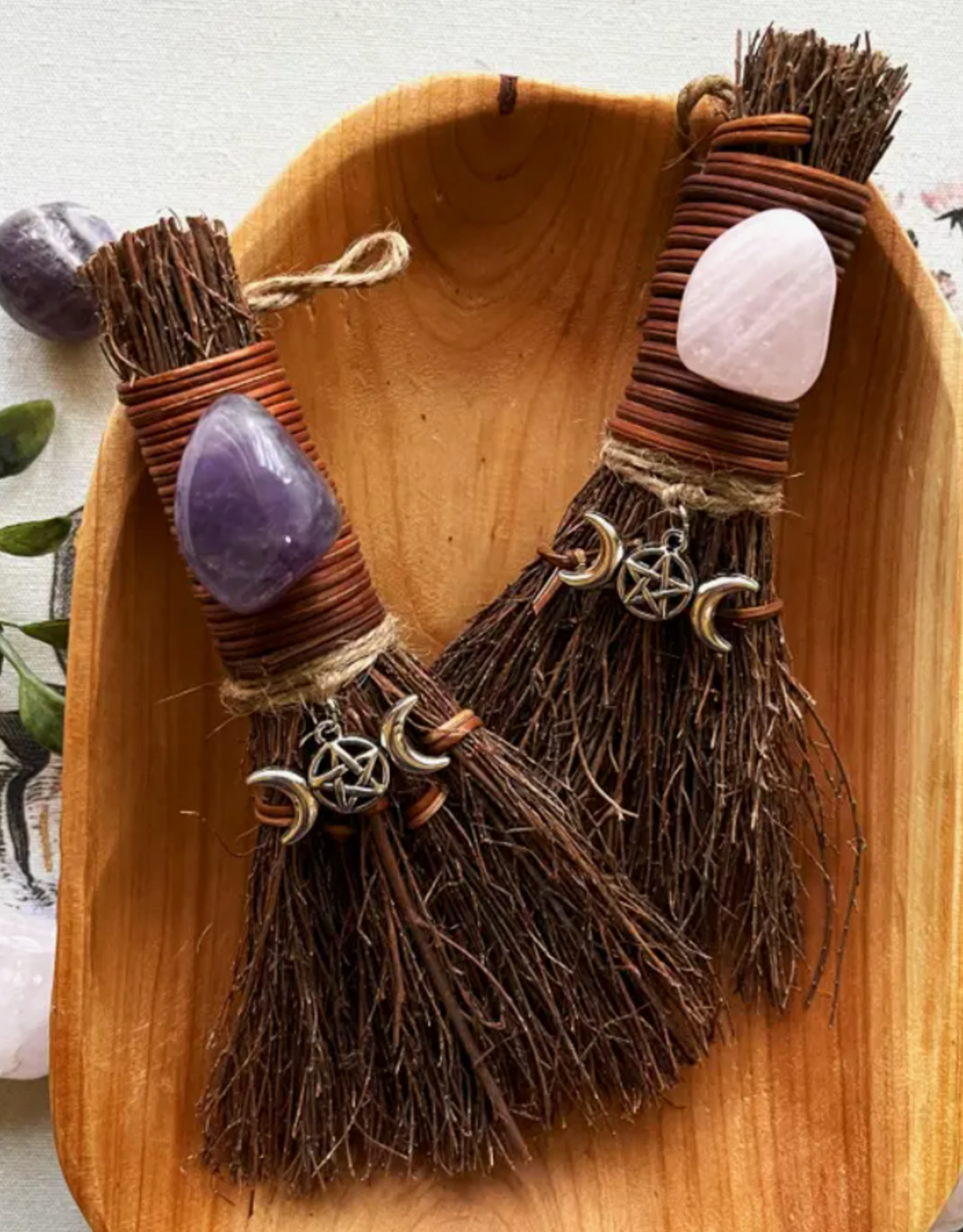 日本公式販売店 Pacific Giftware Triple Moon Goddess Pentacle Mini Magick Brooms その他 家具、インテリア DIAMONSINTERNATIONAL