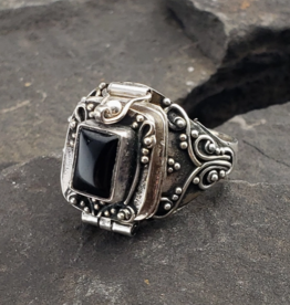 Gothic Black Onyx and Sterling Silver Poison Box Locket Ring |