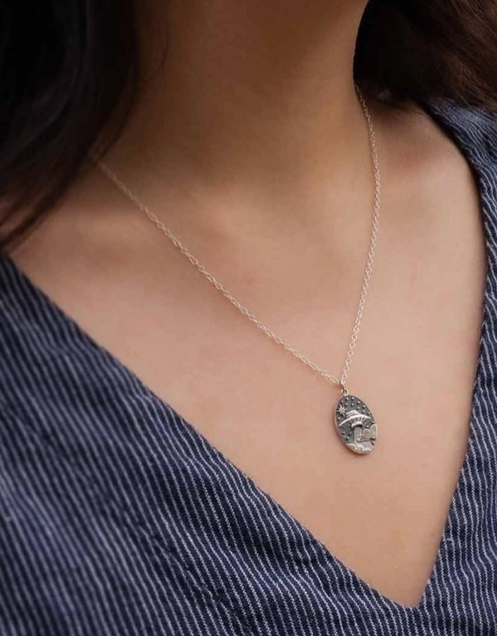 Sterling Silver 18 Inch Ufo in Clouds Necklace