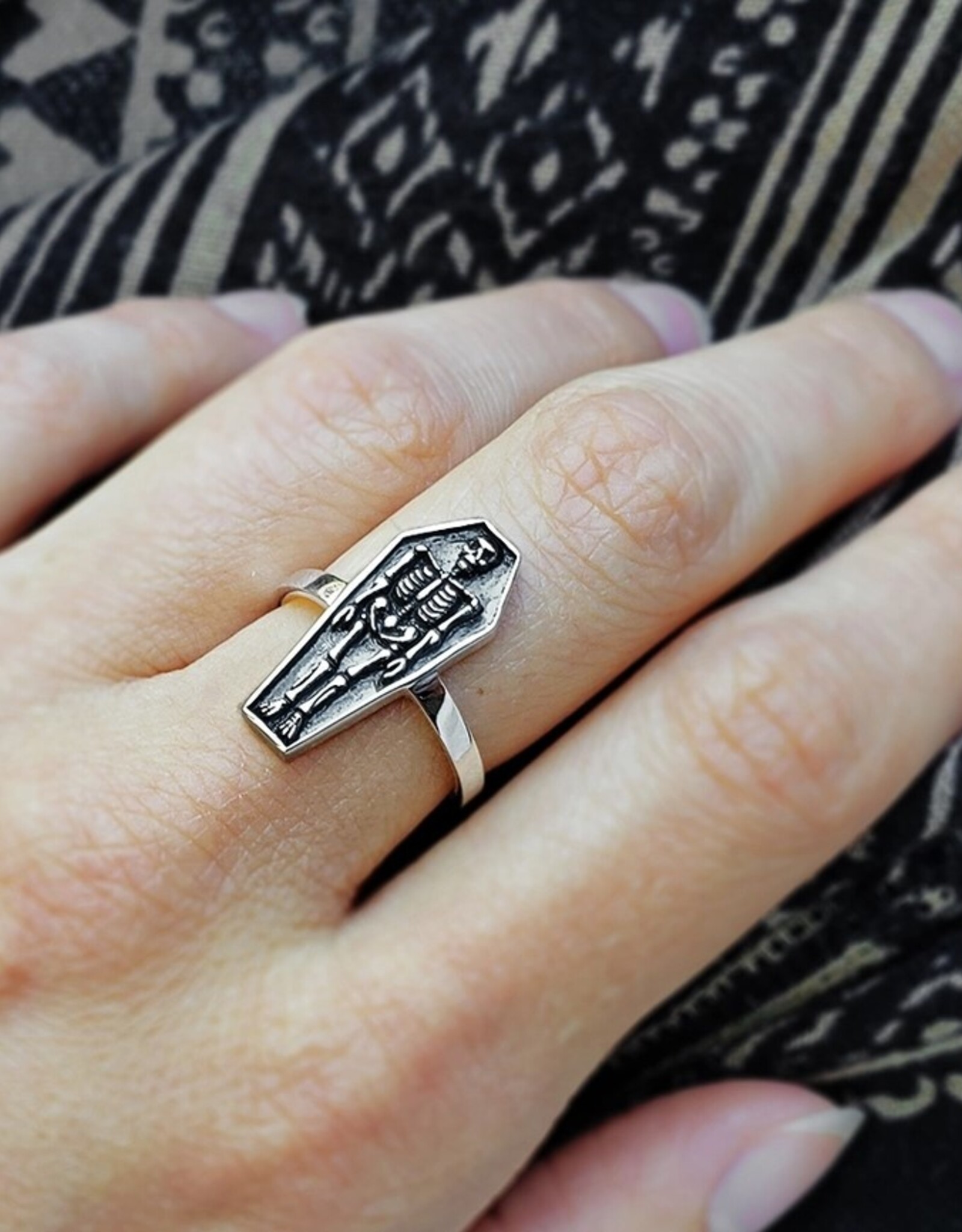 Sterling Silver Skeleton Coffin Ring |