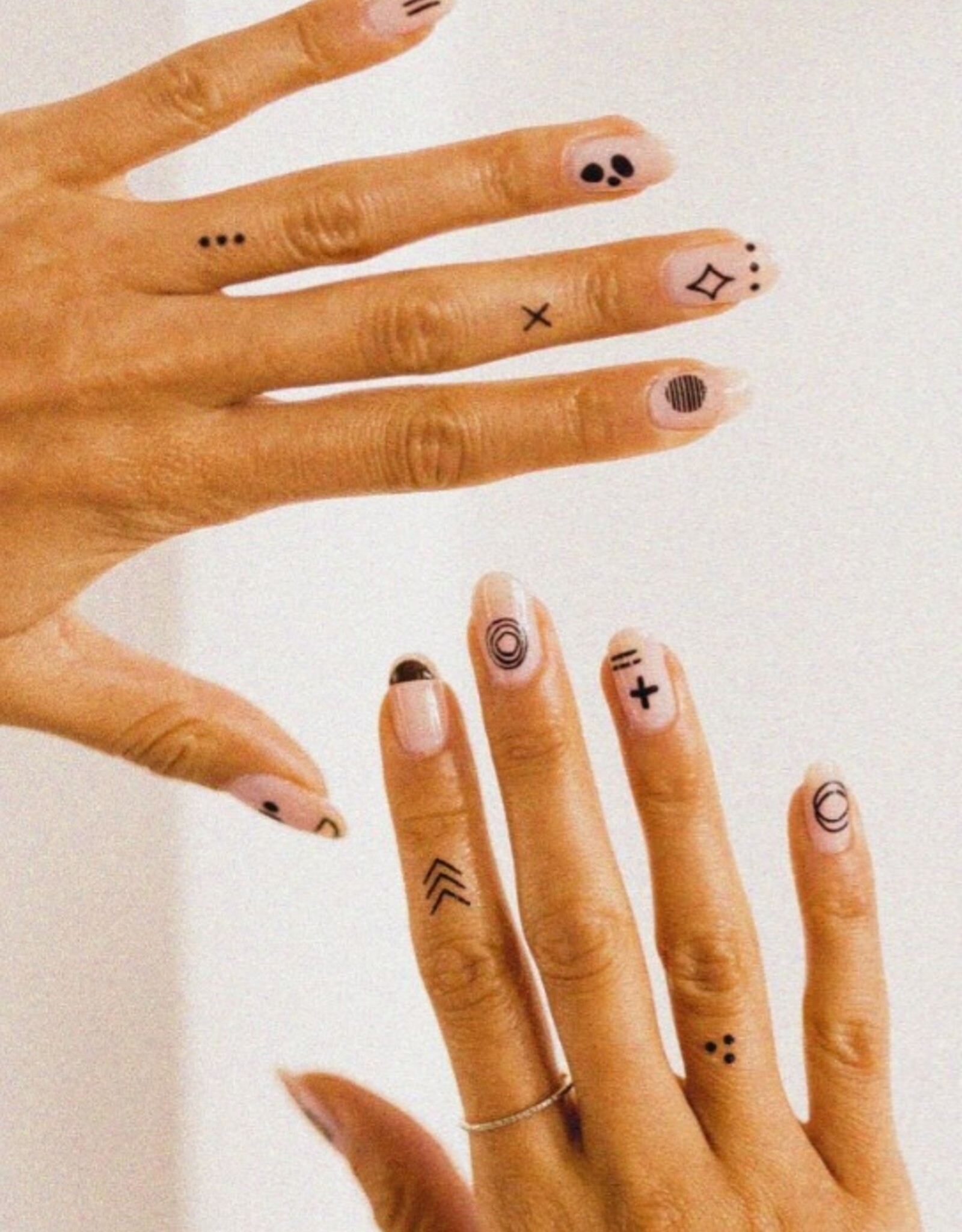 *Mod Nail Art & B&W