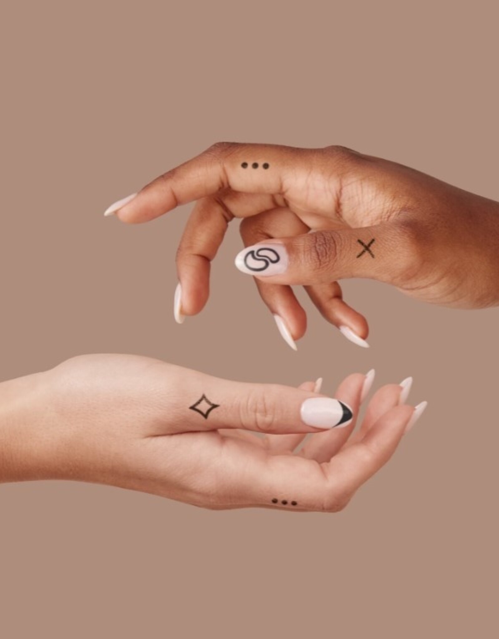 *Mod Nail Art & B&W