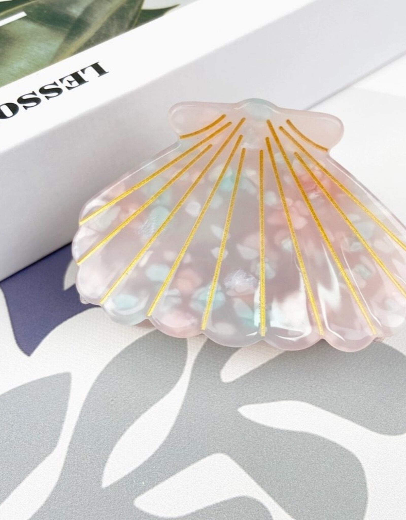 Scallop Hair Claw Clip |