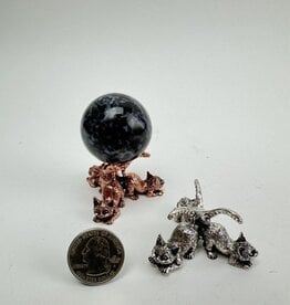Metal Sphere Stand | Triple Cat