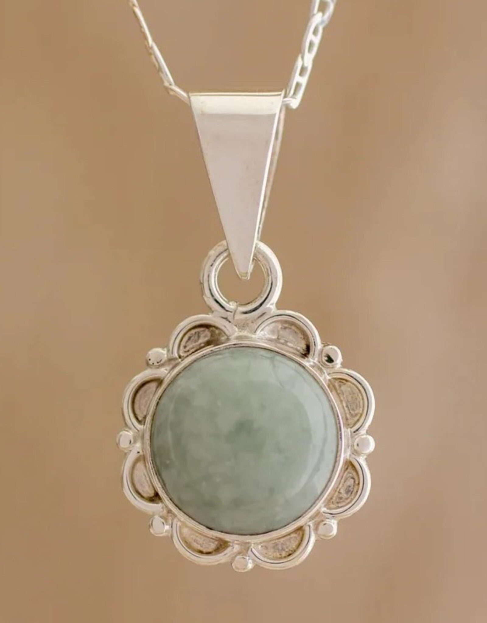 *Light green forest princess jade pendant necklace - silver