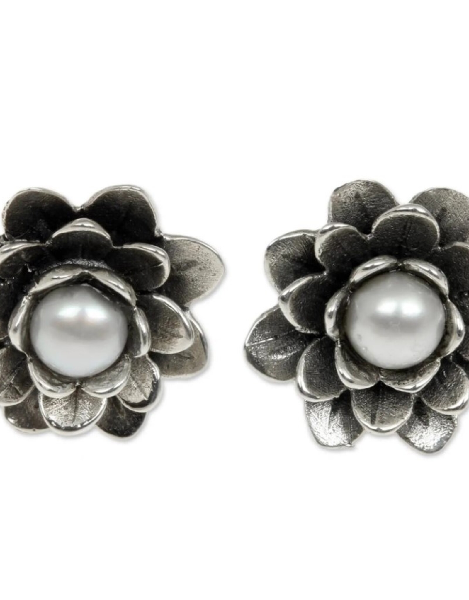 *White-Eyed Lotus Pearl Flower Earrings - Silver