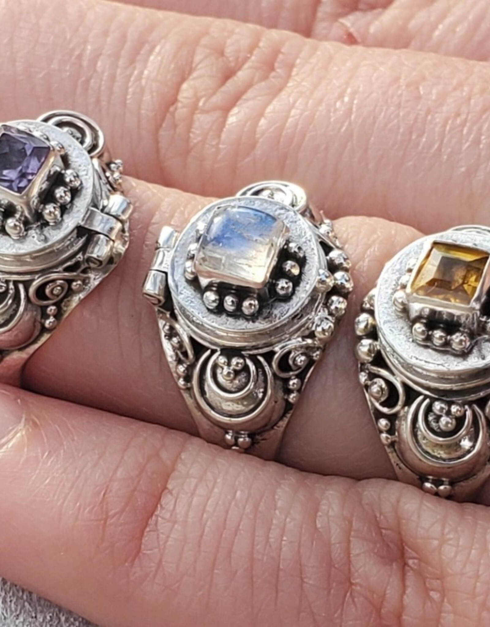 -Poison Ring with Square Gemstone | Sterling Silver |