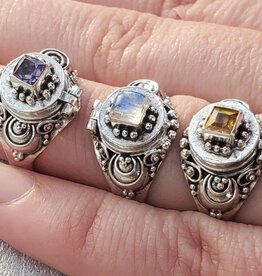 -Poison Ring with Square Gemstone | Sterling Silver |