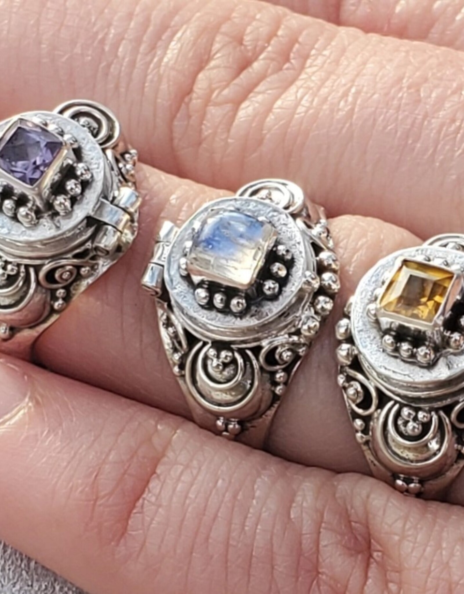 -Poison Ring with Square Gemstone | Sterling Silver |