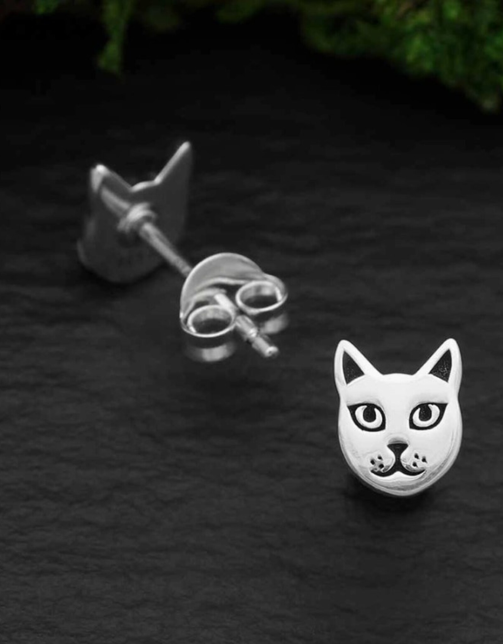 *Cat Face Post Earrings | Silver
