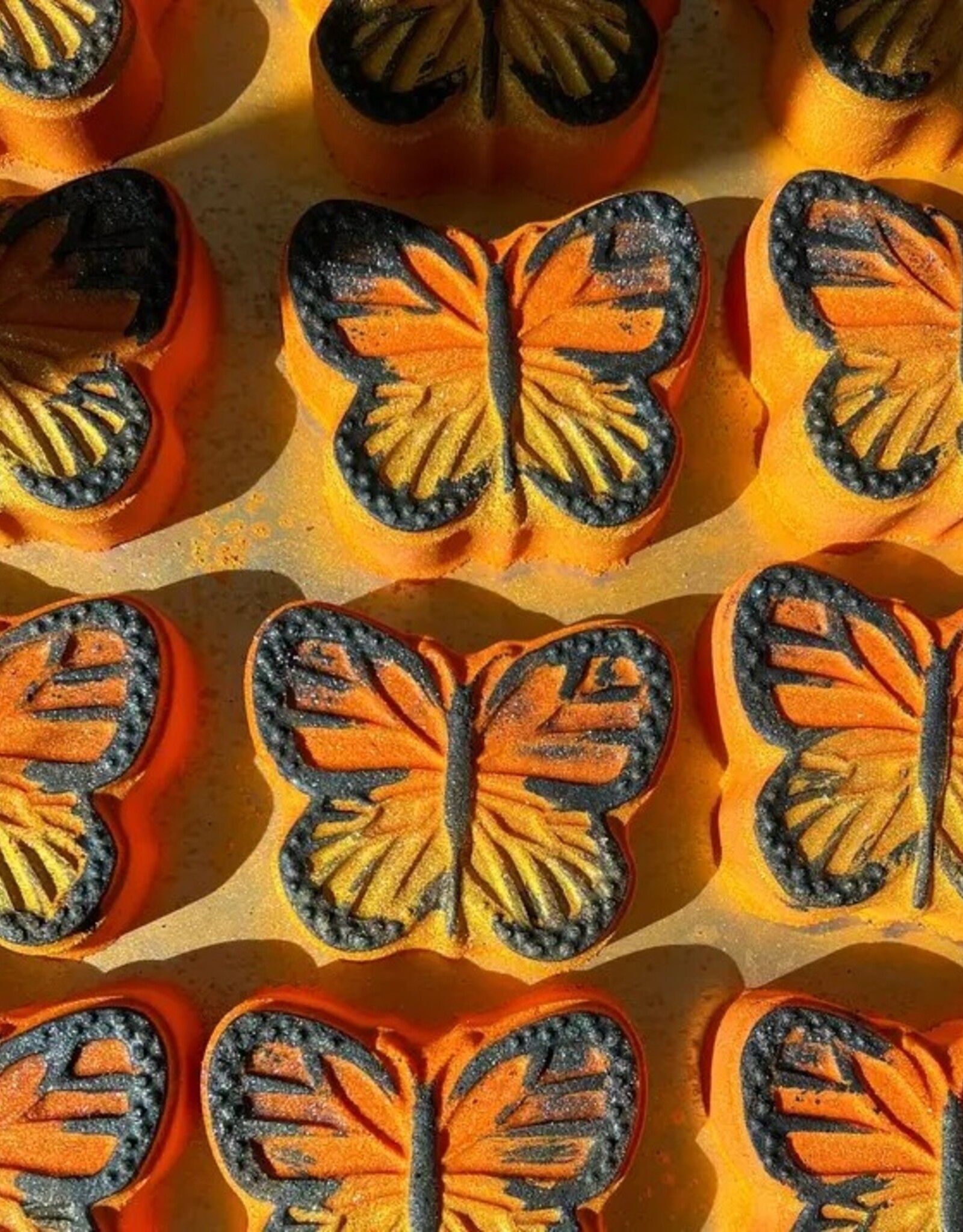 *Monarch Migration Bath Bomb