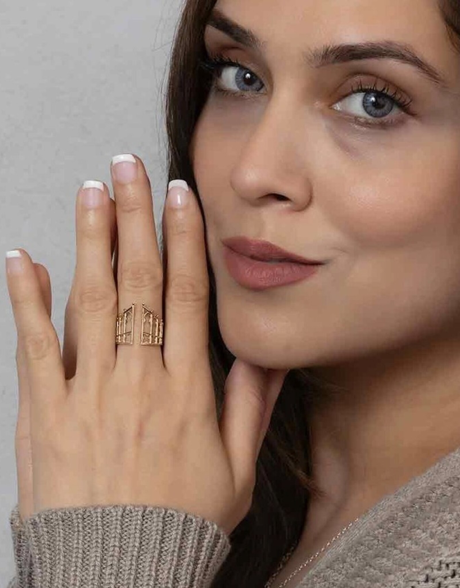 -Adjustable Gothic Gate Ring |