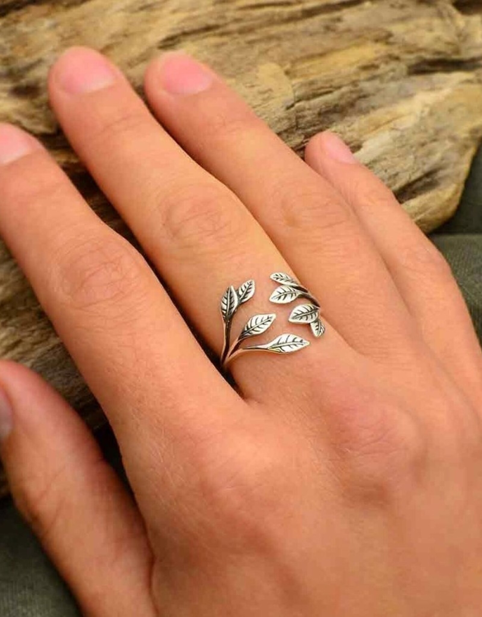 -Leaf Cluster Adjustable Ring |