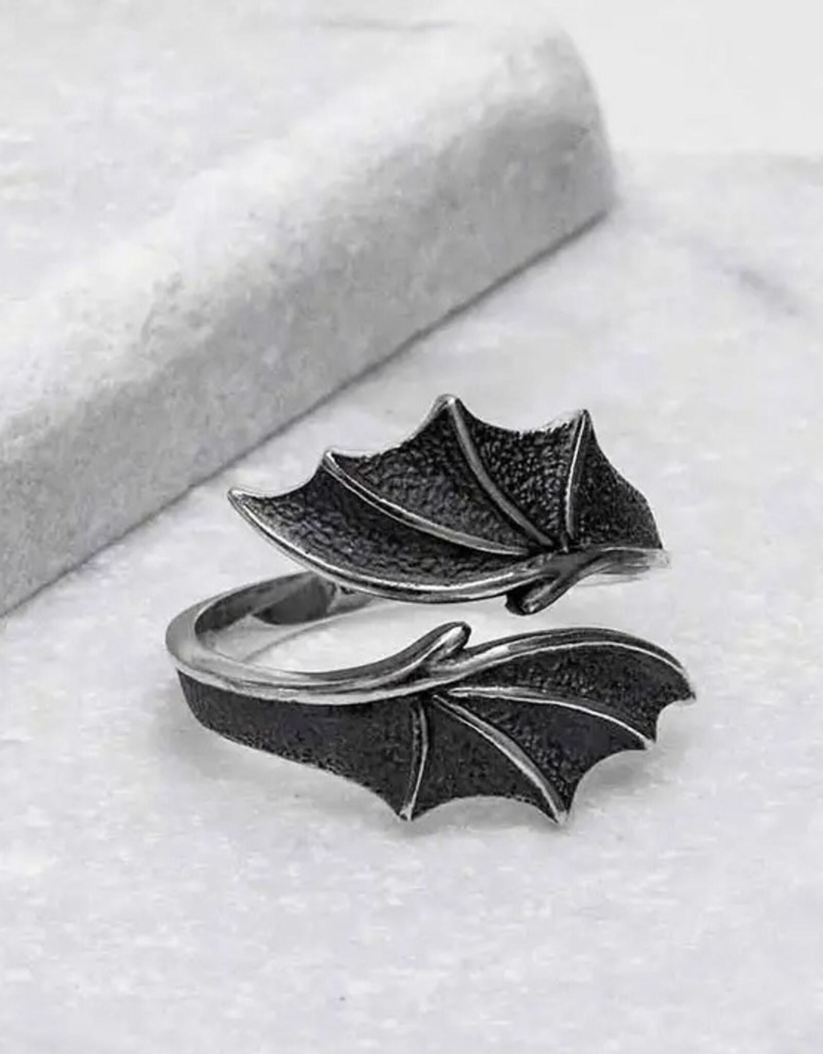 -Adjustable Bypass Dragon Wing Ring |
