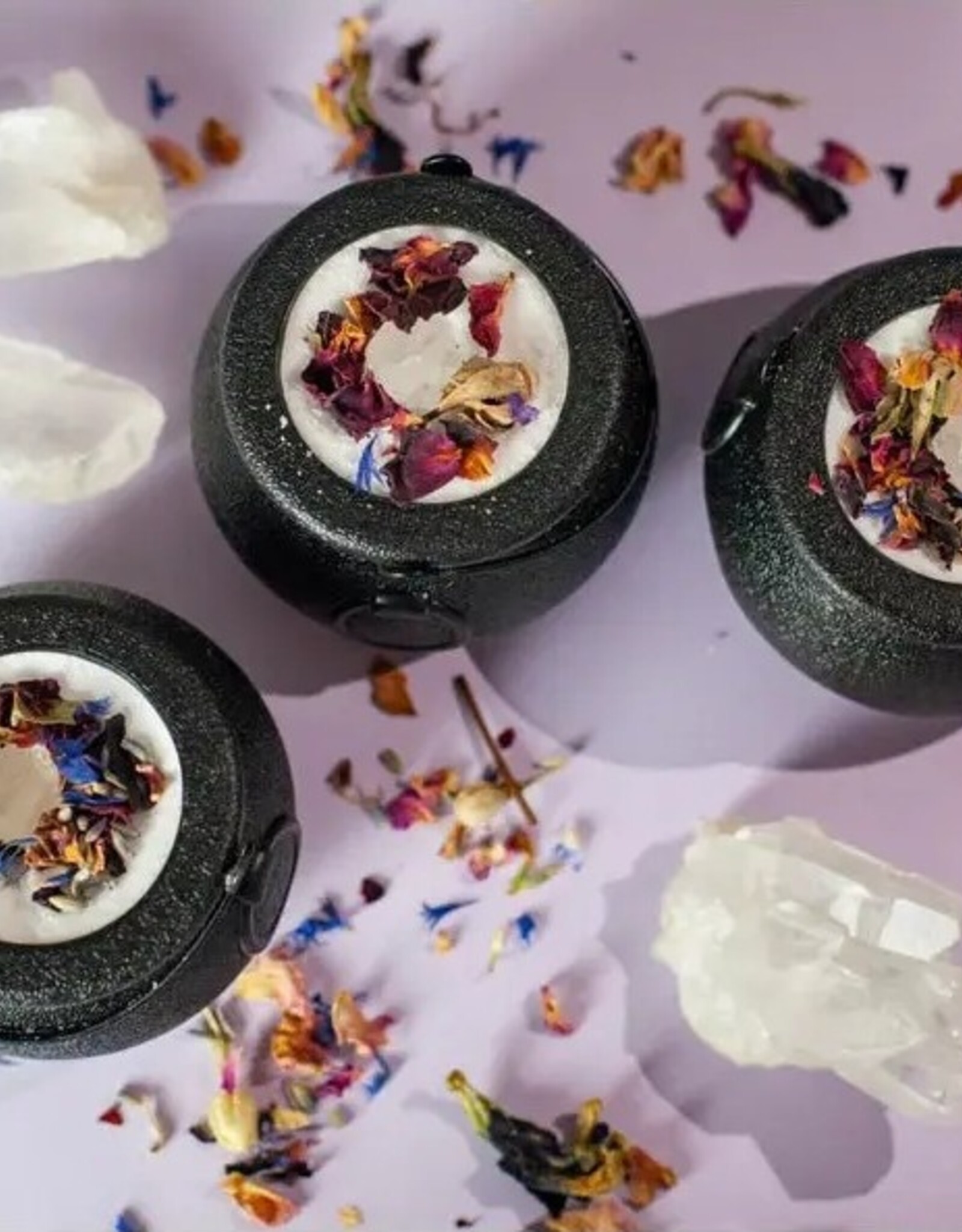 Magic Spell Quartz Crystal Point Cauldron Bath Bomb