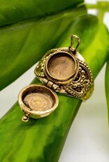 Brass Decorated Poison Ring |