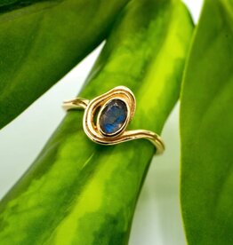 Brass Labradorite Swirl Ring |