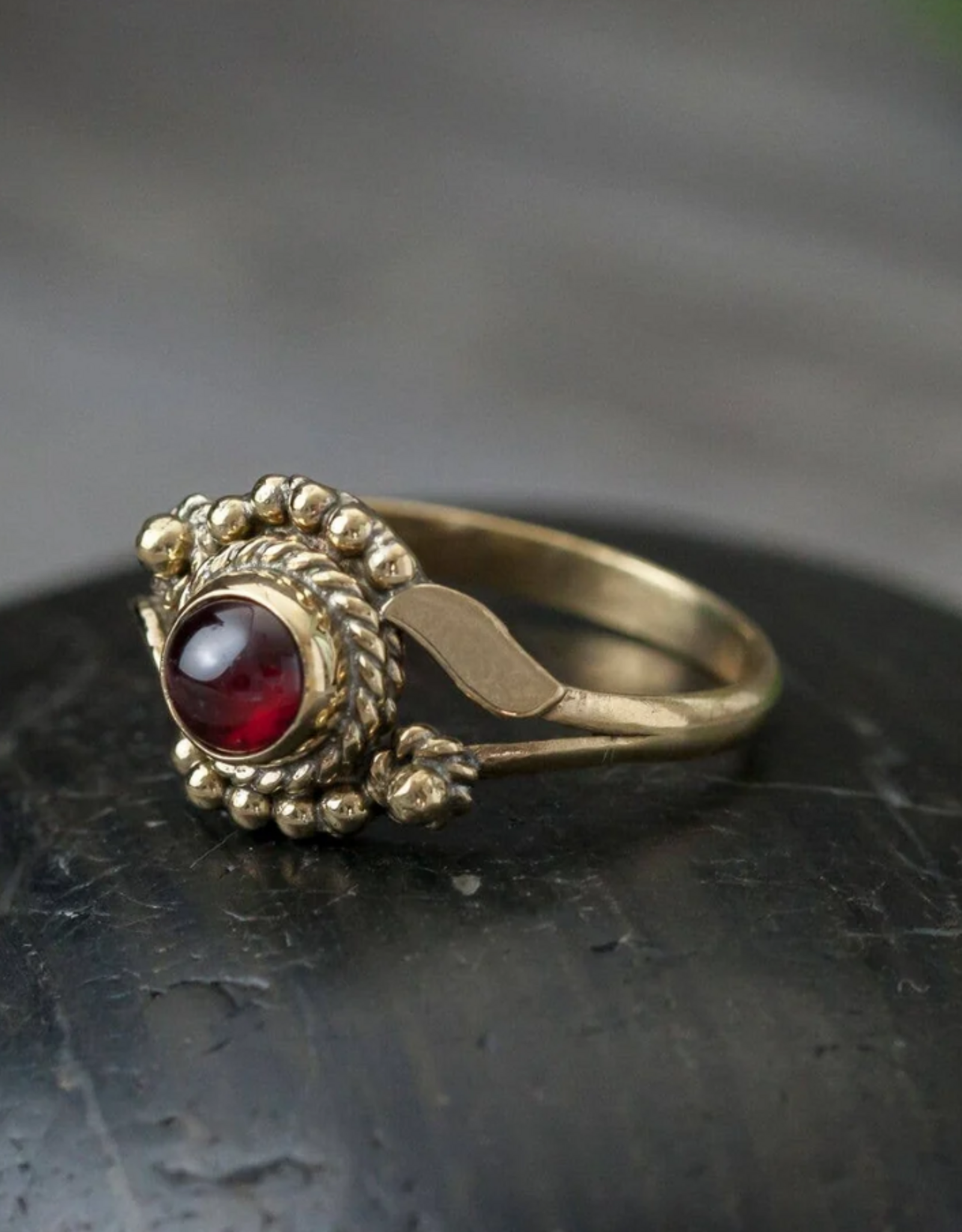 Brass Stone Flower Ring | Garnet |