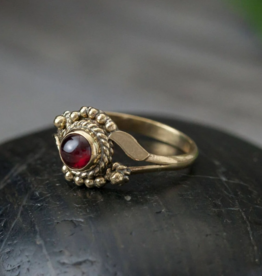 Brass Stone Flower Ring | Garnet |