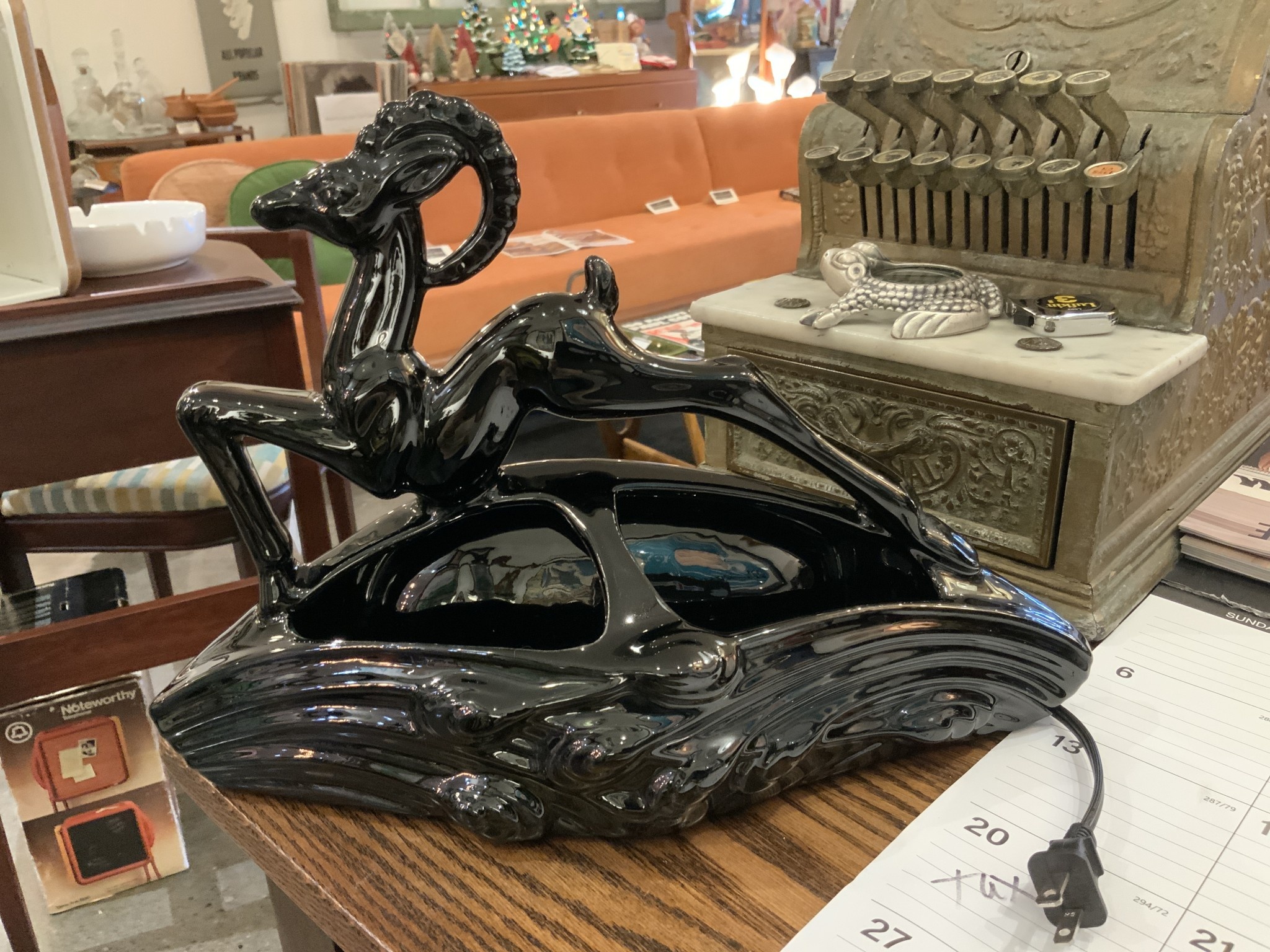 SPV Classic Mid-Century Modern Royal Hanger Black Glazed Ceramic
