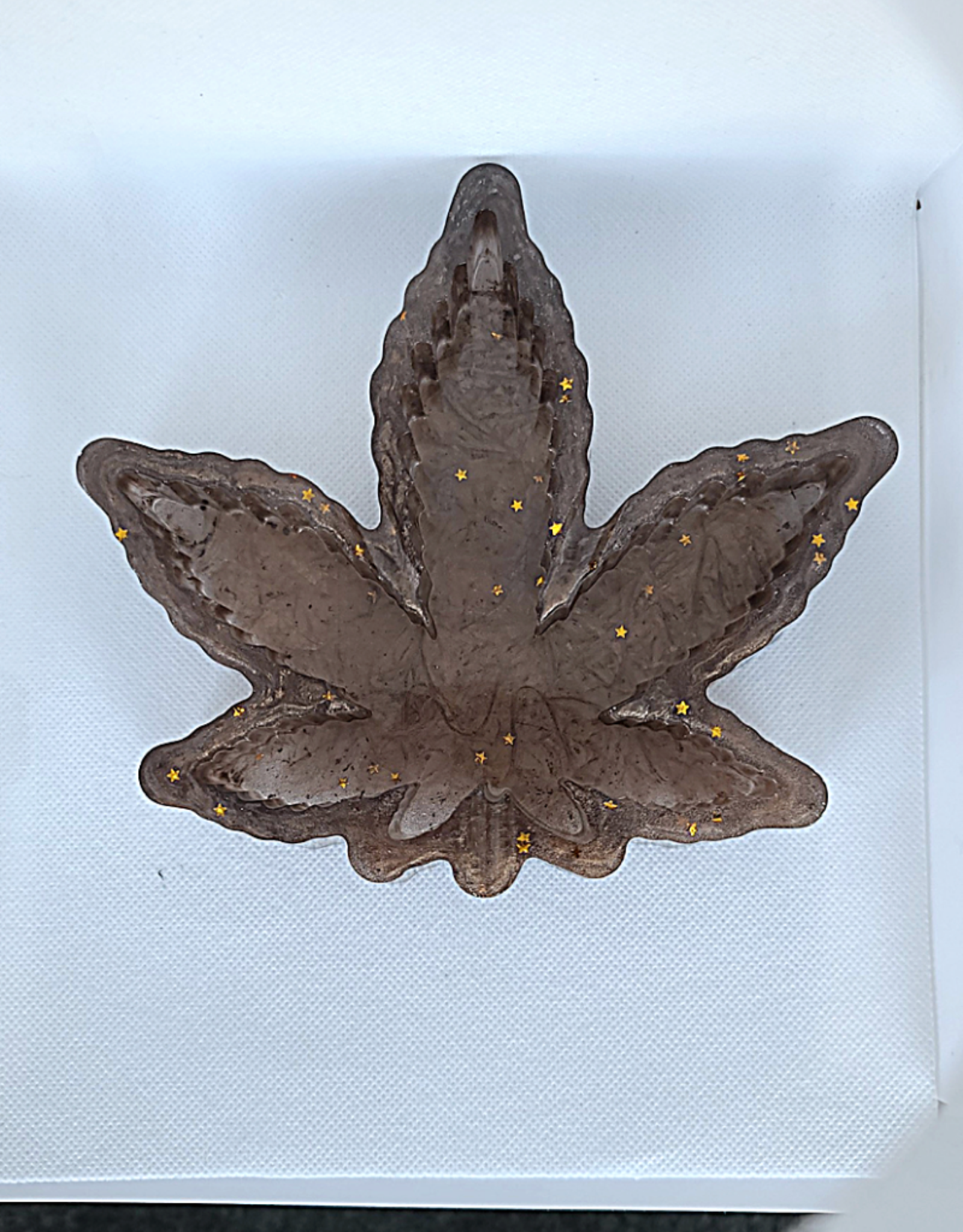 Elite Health and Wellness Large Cannabis Leaf Resin Dish Brown
